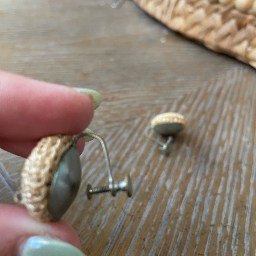 5 pairs of vintage clip on earrings - Picture 2 of 12